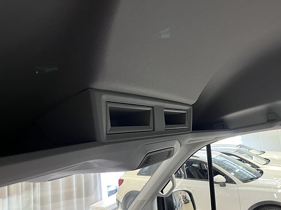 Volkswagen Crafter 14 of 14