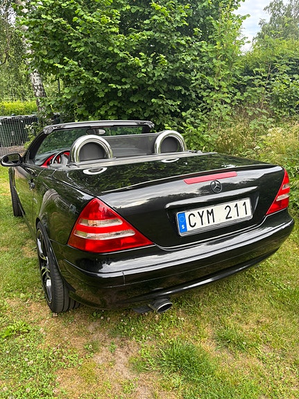 Mercedes-Benz SLK200 2 of 5