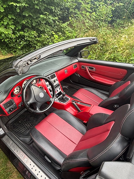 Mercedes-Benz SLK200 3 of 5