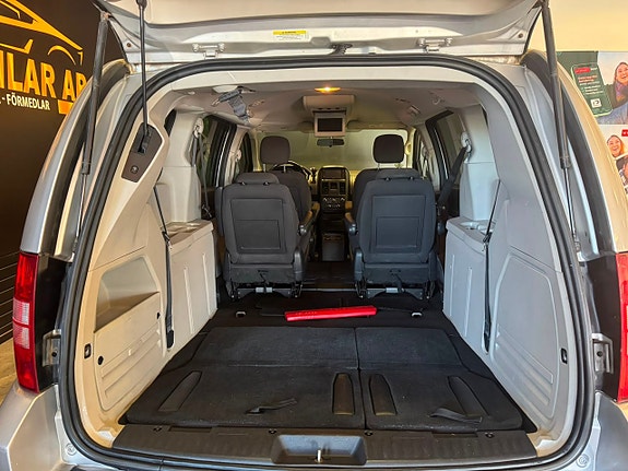 Dodge Grand Caravan 12 of 25