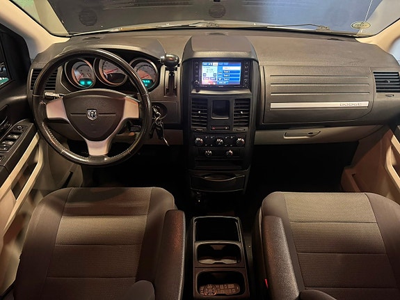 Dodge Grand Caravan 22 of 25