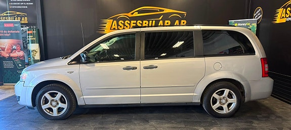Dodge Grand Caravan 8 of 25