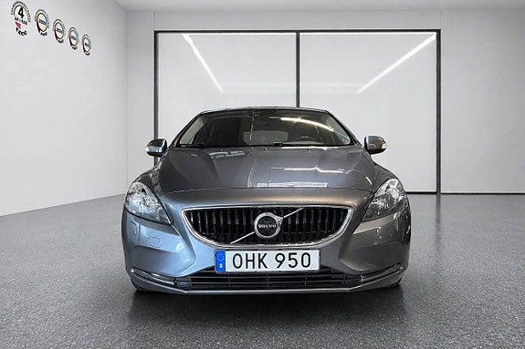 Volvo V40 5 of 17