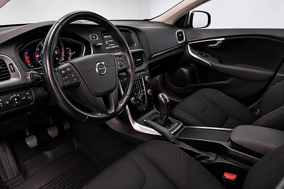 Volvo V40 8 of 17