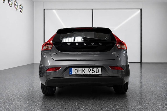 Volvo V40 6 of 17