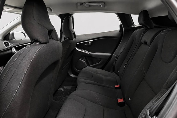 Volvo V40 9 of 17