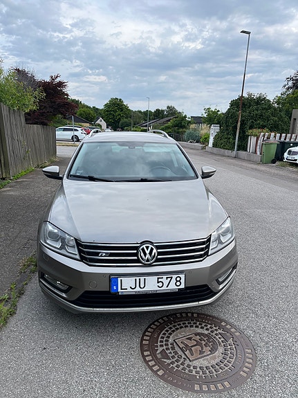 Volkswagen Passat 2 of 5