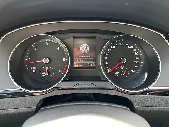 Volkswagen Passat Alltrack 9 of 12