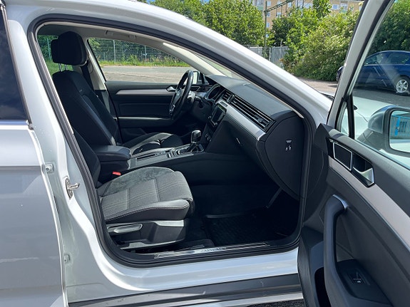 Volkswagen Passat Alltrack 11 of 12