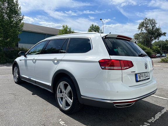 Volkswagen Passat Alltrack 4 of 5