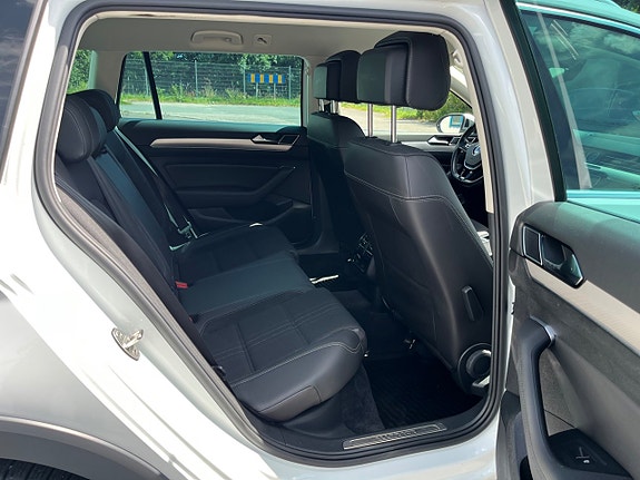 Volkswagen Passat Alltrack 10 of 12