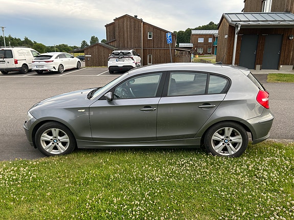 BMW 118d 3 of 5