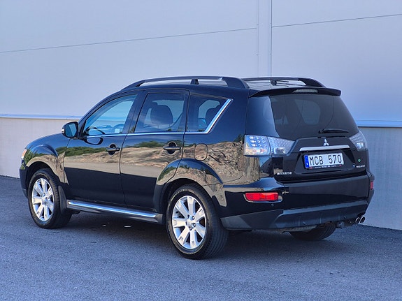 Mitsubishi Outlander 3 of 5