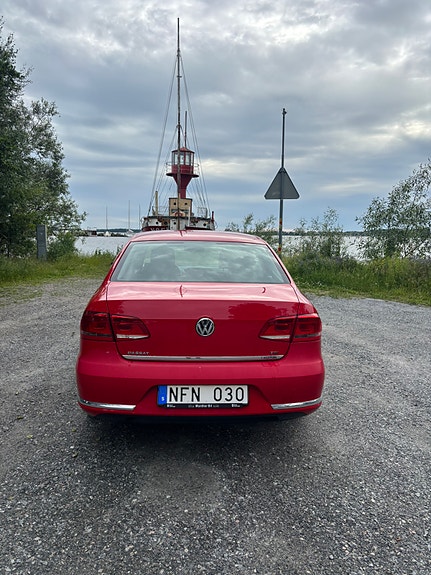 Volkswagen Passat 3 of 7