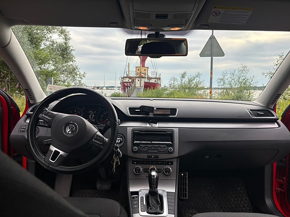 Volkswagen Passat 4 of 7