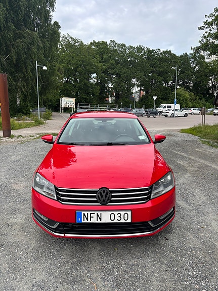 Volkswagen Passat 2 of 7