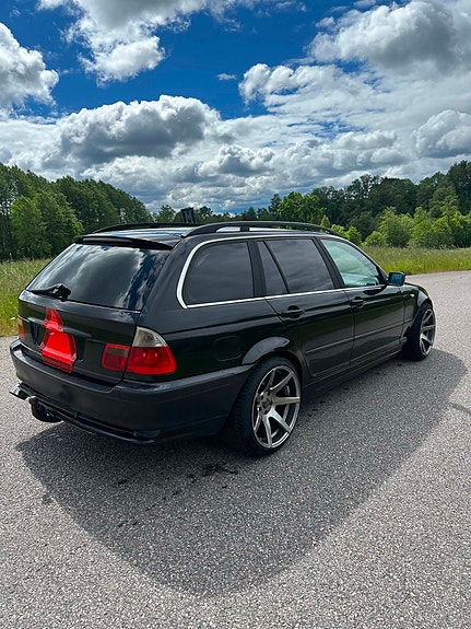 BMW 330d 6 of 9