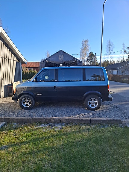 Chevrolet Astro 4 of 5