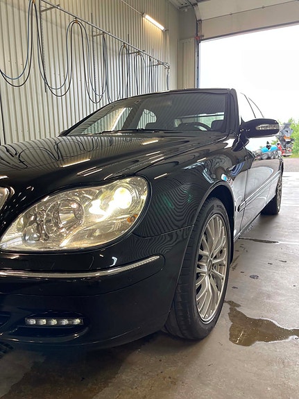Mercedes-Benz S320 7 of 10