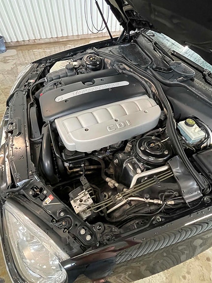 Mercedes-Benz S320 4 of 10