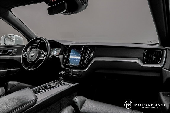 Volvo XC60 10 of 23