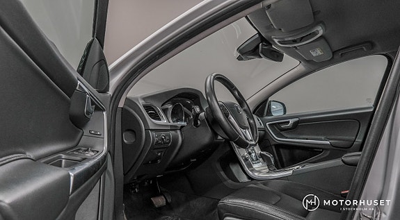 Volvo V60 Cross Country 7 of 19