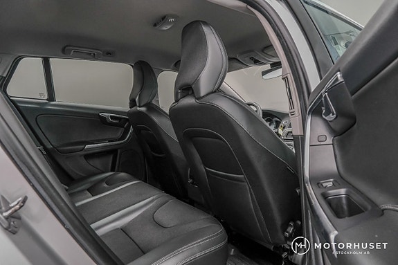 Volvo V60 Cross Country 11 of 19