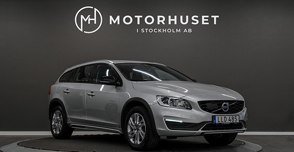Volvo V60 Cross Country 3 of 5