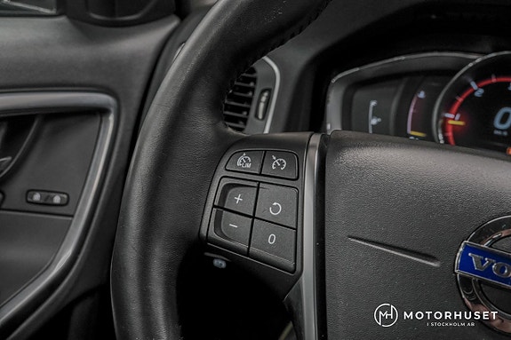Volvo V60 Cross Country 16 of 19