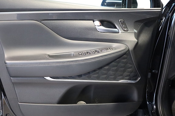 Hyundai Santa Fe 9 of 30