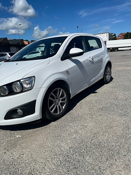 Chevrolet Aveo 5 of 5