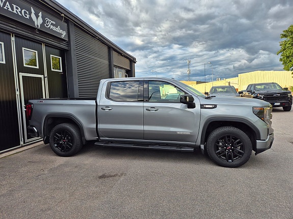 GMC Sierra 1500 2 of 5