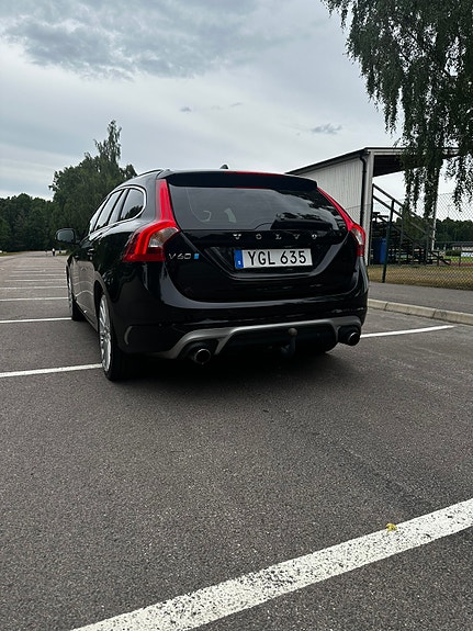 Volvo V60 4 of 5