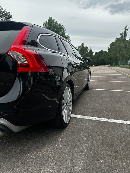 Volvo V60 3 of 5