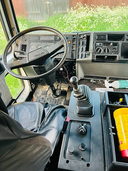Volvo 4 of 5