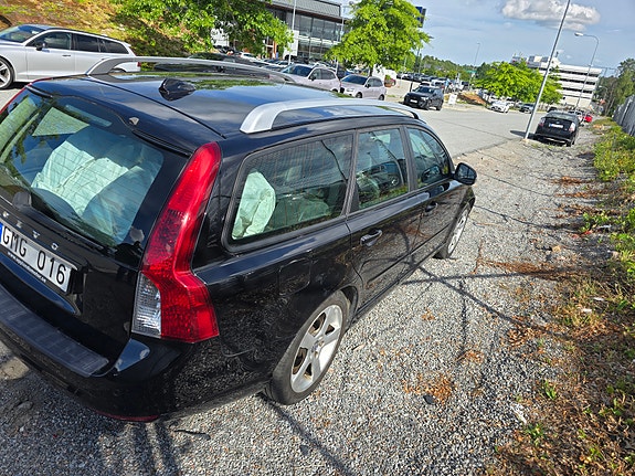 Volvo V50 2 of 5
