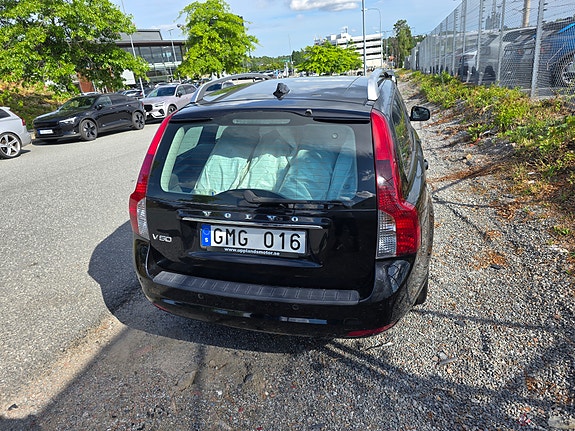 Volvo V50 3 of 5