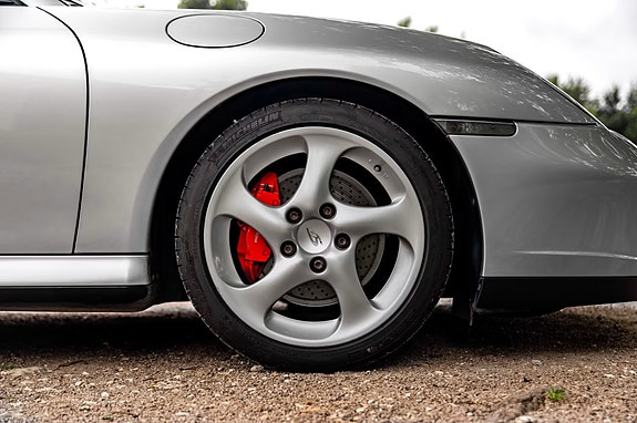 Porsche 911 Carrera 4S 4 of 5
