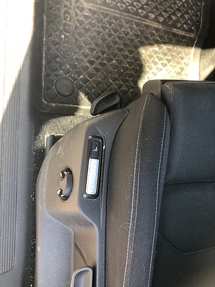 Volkswagen Tiguan 4 of 5