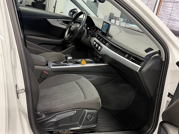 Audi A4 23 of 27