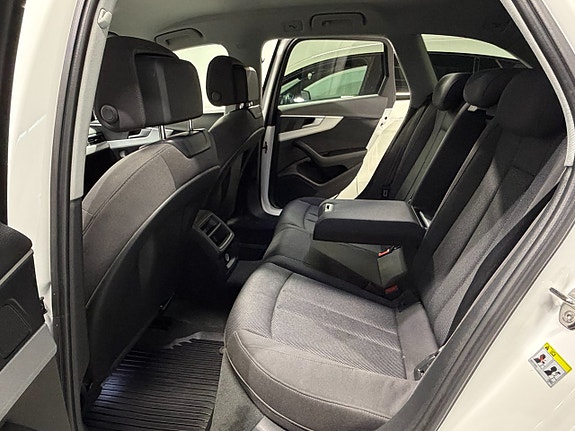 Audi A4 25 of 27
