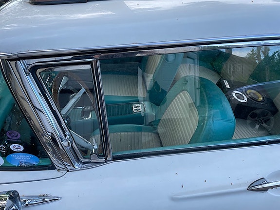 Ford Thunderbird 4 of 4