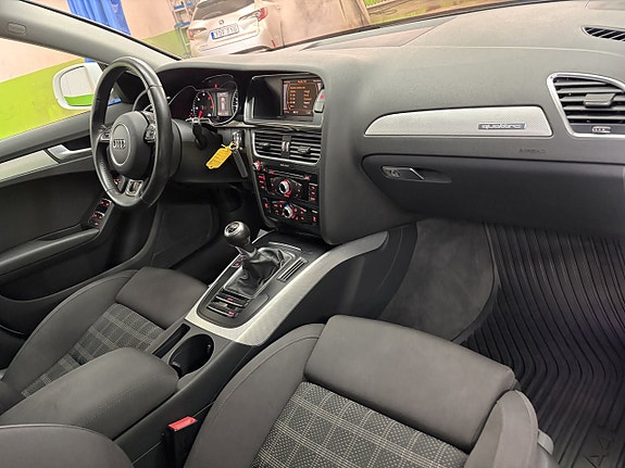 Audi A4 28 of 30