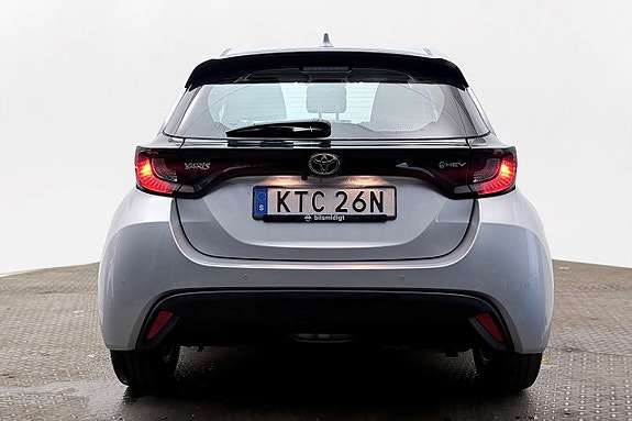 Toyota Yaris 7 of 23