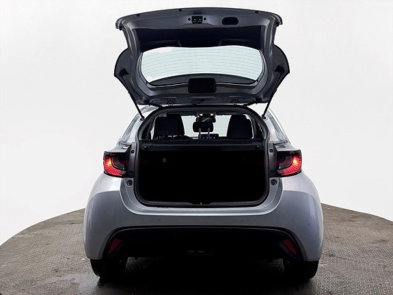 Toyota Yaris 8 of 23
