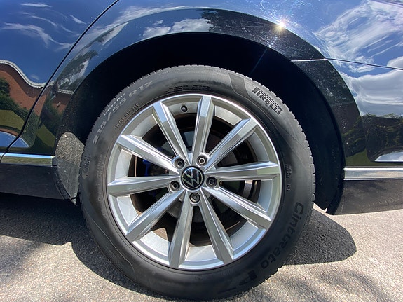 Volkswagen Passat 14 of 15