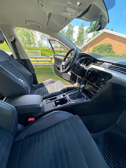 Volkswagen Passat 8 of 15