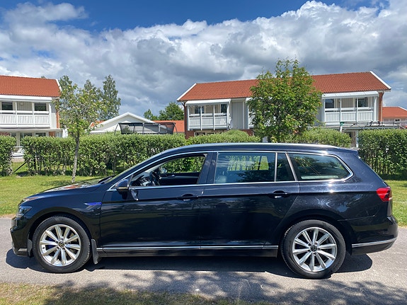 Volkswagen Passat 3 of 5