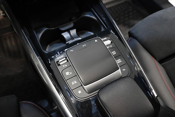 Mercedes-Benz GLA200 20 of 29