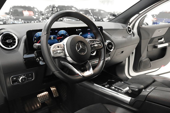 Mercedes-Benz GLA200 9 of 29